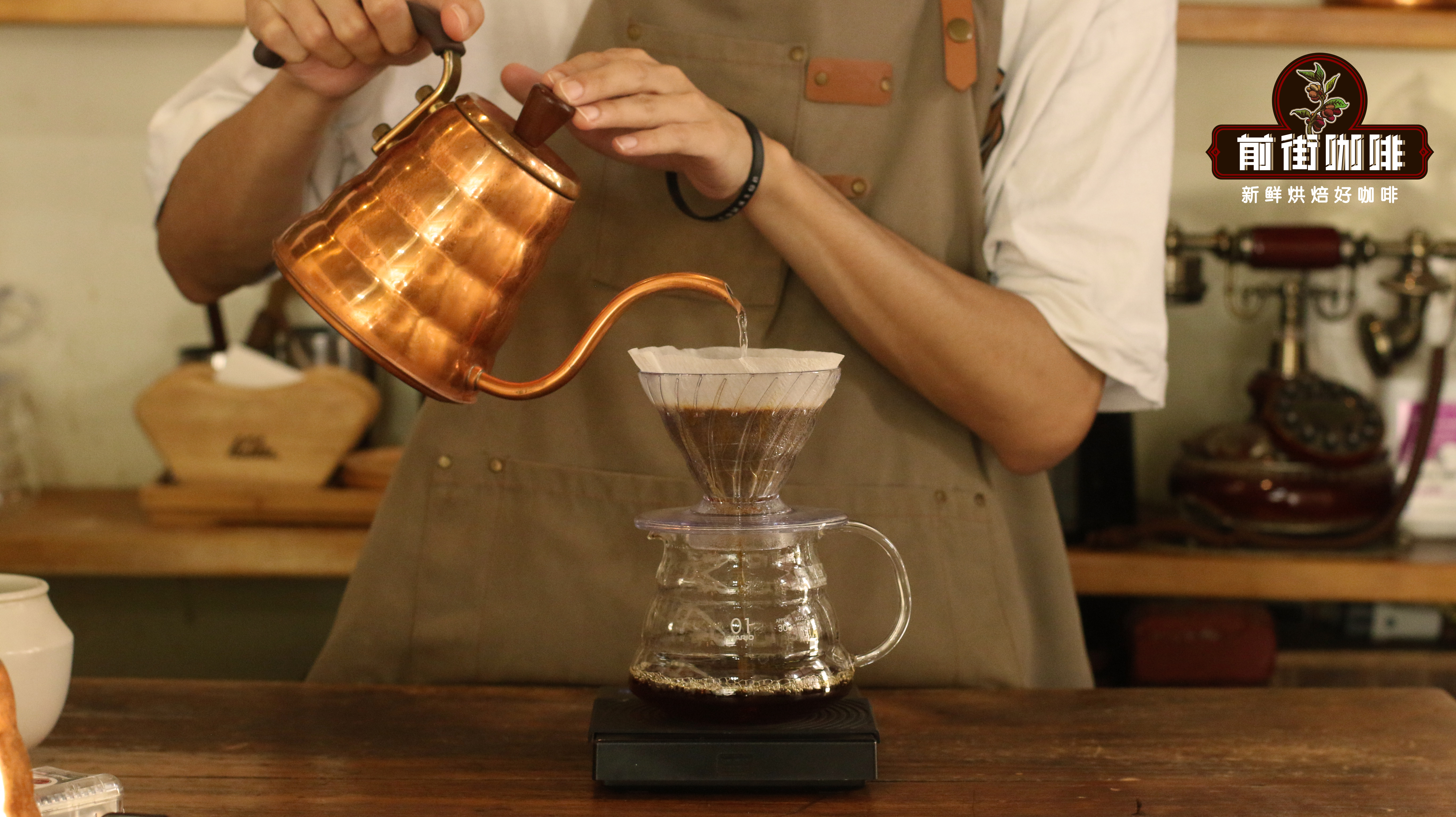 The historical origin of hand-brewed coffee who invented the use of coffee cup filter paper?