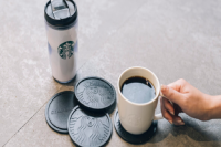 Recycling can be addictive?! Starbucks' environmental protection can be really extreme!