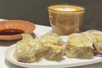 Pancake fruit and coffee sell well! Will Chinese Breakfast and Coffee become the New trend in Coffee shops?