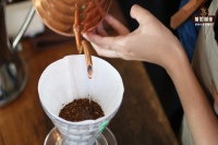 How to use the coffee powder sieve? How to use the powder sieve? What are the grinding requirements for hand-brewed coffee?