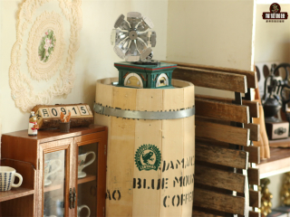 Which is the difference between Blue Mountain Coffee and Italian style? is the flavor of authentic Blue Mountain Coffee beans sour?