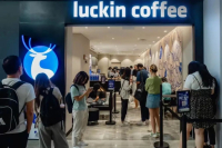 Luckin Coffee officially landed in Singapore! Netizens complain that the price of raw coconut latte is too expensive!