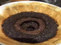 Hand-brewing coffee techniques meteorite flushing techniques introduce how to make deep-baked bitter coffee beans?