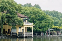 Closing soon! The most beautiful West Lake Starbucks or history