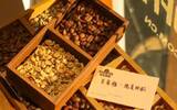 What is the ratio of concentrated water to ice in American coffee? What beans are used to make Italian American coffee?