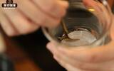 How to make ice drops and cold extracts in coffee shops? How many hours does it take to make ice drops? Why can't I drink freshly made cold extract directly?