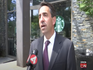 Chinese women make a fuss at Starbucks! Global Times: more white than a white man