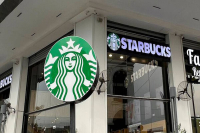 So bold! Unexpectedly operating Starbucks illegally