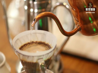 Three-stage water injection technique algorithm for hand-brewed coffee brewing coffee is a method to judge the time of water cut-off.
