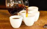 How to make hand-brewed coffee out of a uniform pit? What is the reason for the flat bed of fine coffee brewing powder?