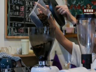 Introduction to the flavor and taste of Italian espresso how beginners learn the method of extracting espresso