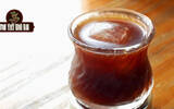How to use the filter of the cold extract coffee maker? How to filter the coffee grounds clean?