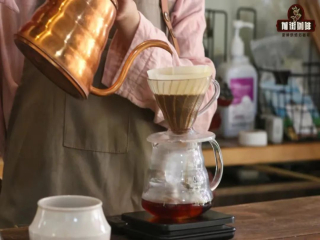 The difference between the taste and flavor characteristics of hand-made coffee ice and hot coffee
