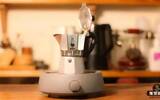 Can a mocha pot make lattes? How to mix the ratio of milk and coffee in a mocha pot? How to make Australian white coffee in a mocha pot? How to make mocha pot milk coffee the strongest?