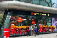 Is the smoke approaching? Lu Zhengyao opens Coffee Coffee in Shanghai Beach!