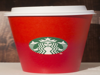 Starbucks Christmas Red Cup returns in 2021! Analysis of Starbucks Red Cup Marketing Strategy and 2015 Starbucks Red Cup dispute