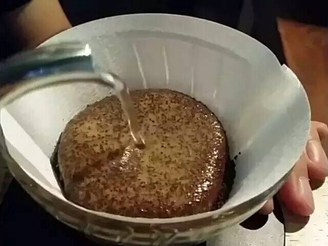 The speed of water passing through coffee powder is the key to extraction.