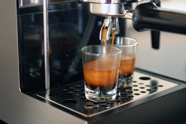 Awaken the deep sleep taste-skillfully use the coffee machine to make a delicious breakfast