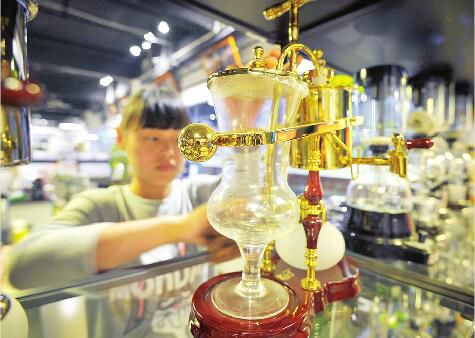 Coffee shops in Jinan start a battle for coffee business circle. Coffee and other cafes on Shangdao Island are closed.