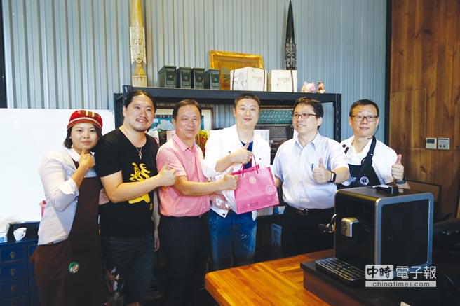Coffee professional relay race between the two sides of the strait starts to promote cross-strait relations