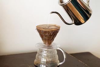 Coffee beginners prefer hand-brewed coffee to experience the most primitive charming flavor of coffee.