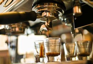 Common Coffee utensils: the Evolution of Commercial Coffee machines