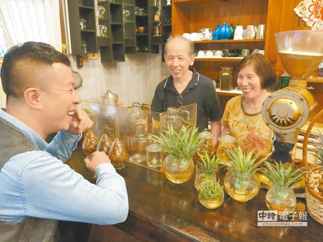 Taipei Old Shop-You Coffee Day Guest Stop Listening to Stories