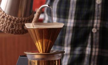 Coffee brewing method: filter paper brewing is the easiest way to brew coffee.