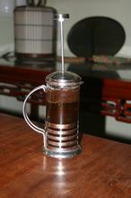 Coffee brewing method: how to avoid the coffee grounds in the French kettle?