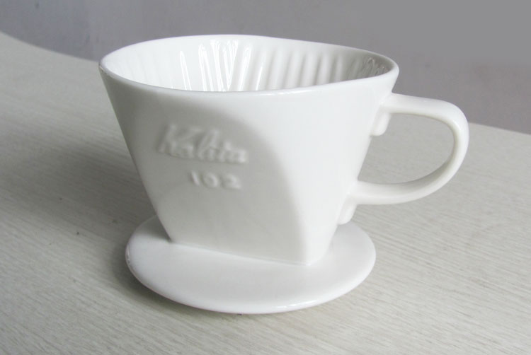 Coffee brewing utensils: Japanese hand coffee filter cup fan-shaped ceramic drip filter with three holes