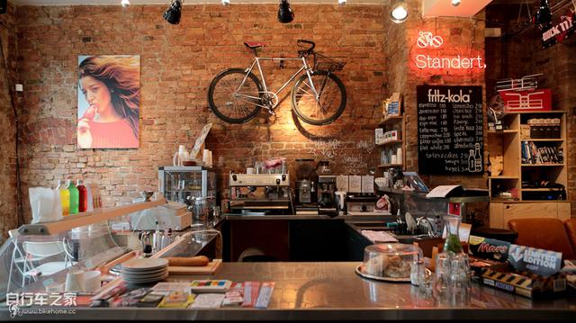 Standert Bicycle Cafe in Berlin, Germany, experience the charm of free and romantic coffee.