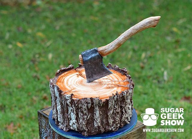 Never believe what your eyes see, is it wood or cake? Feel the art of coffee cake