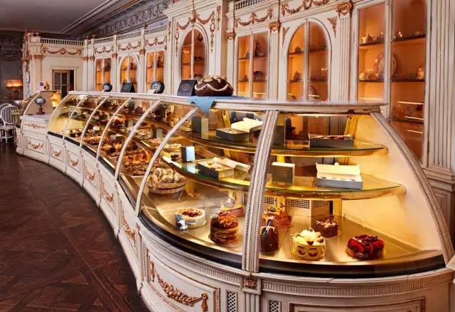 The perfect combination of Moscow Pushkin Cafe and Russian luxury style for the first time