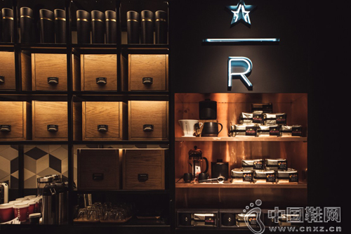 The latest news of Hong Kong coffee industry: Starbucks specialty store, Mong Kok Starbucks fashion store