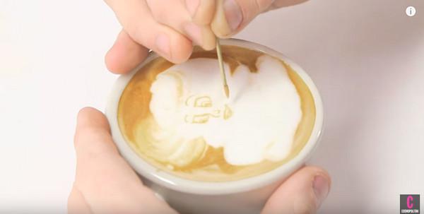 The talent created a romantic Disney princess latte flower show in 2 minutes to experience the art of coffee flower drawing.