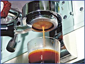 Four factors affecting espresso: air pressure, water temperature, extraction amount and extraction time