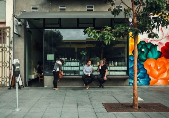 In San Francisco, an elegant shop wants you to experience the ancient culture of tea, using coffee utensils to make tea.