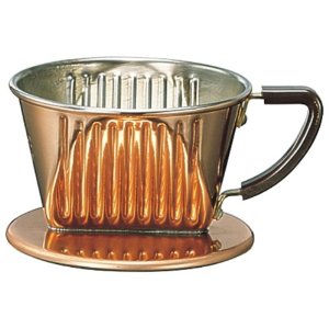 Operation of KALITA copper three-hole filter cup special coffee filter cup for brewing coffee