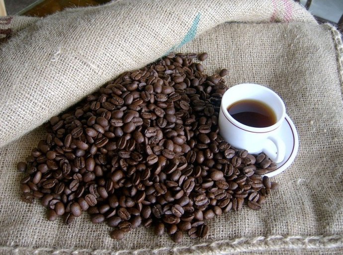 How do you get coffee beans? how to store coffee beans? how to drink coffee beans after they are ground into powder?