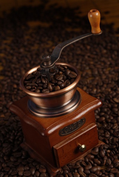 The relationship between coffee bean grinding and utensils use of coffee bean grinding degree thick and fine coffee grinder