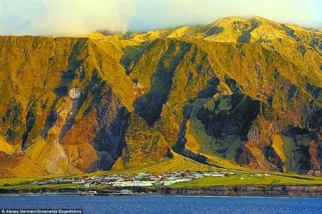 The most remote island in the world is 265 islanders, farmers, farmers, cafes, bars, hospitals, tourism.