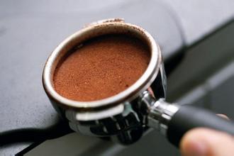 Espresso production: factors that should be paid attention to Coffee Powder pressing Coffee knowledge