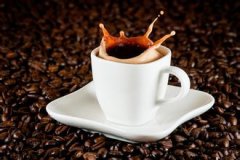 Caffeine reduces the risk of Alzheimer's disease