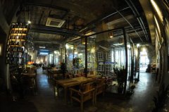 The second store of Jiaao Nanjing opened and covers an area of 1000 yuan. Xinjiekou is the largest coffee shop.