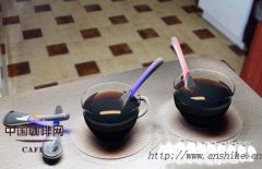 A coffee spoon that heats coffee.