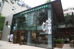 The coffee industry is dissatisfied with the unprovoked price increase of Starbucks in South Korea.