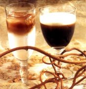 The method of making two kinds of iced coffee