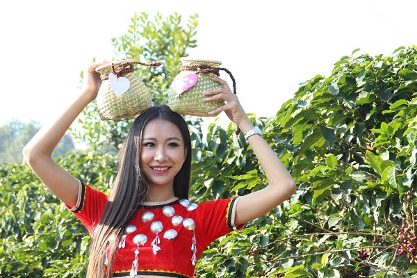 第四届中国芒市（国际）咖啡文化节隆重举办