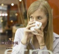 Women who do not exercise and often drink coffee are prone to bone loss.