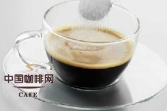 The main choice of sugar in coffee is yellow sugar, white sugar and cube sugar.